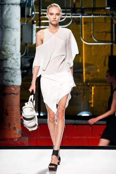 Look 8